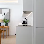 Boutique Apartment With Sun Terrace & Sea Views 아파트 *