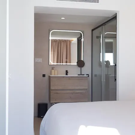 Boutique With Sun Terrace & Sea Views Appartement *