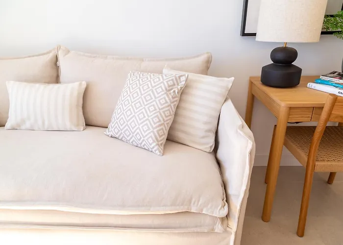 Joan Miro Luxury Апартаменты *